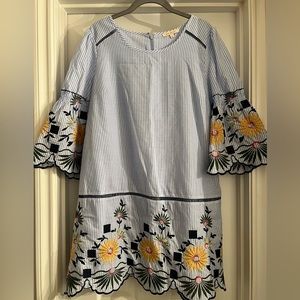 Skies are Blue Floral Embroidery Bell Sleeve Size Large Dress